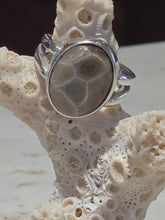 Load image into Gallery viewer, Ring Petoskey Stone Sterling Silver Oval