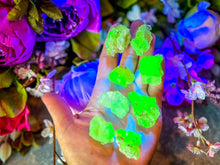 Load image into Gallery viewer, Hyalite Opal, (aka Kryptonite, Water Opal, Water Stone) 8.00-8.99 grams
