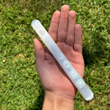 Load image into Gallery viewer, Selenite - Chakra Massage Wand