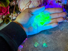 Load image into Gallery viewer, Hyalite Opal, (aka Kryptonite, Water Opal, Water Stone) 8.00-8.99 grams