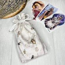 Load image into Gallery viewer, Bee Tarot Card Bag
